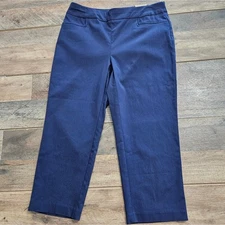 NEW Chico's Sleek Stretch Laureen Slim Pull On Crop Capri Pants Midnight Small