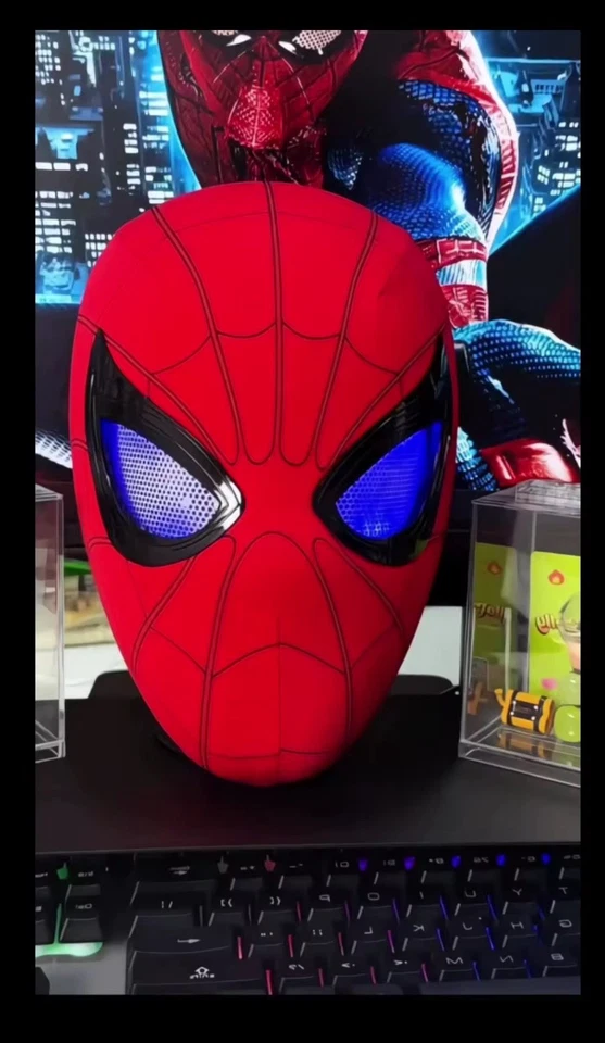 Máscara Spider-Man No Way Home con LED ojos móviles rojos y azules/anillo de control remoto Foto 3 de 4