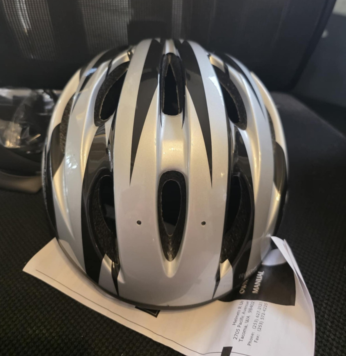 Helmets R Us Bike Bicycle Helmet Size L 58-62cm Weight 305g 