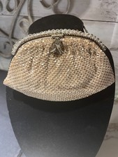 MT1176 Vtg Hand made/hand beaded evening purse w/working clasp, made in France