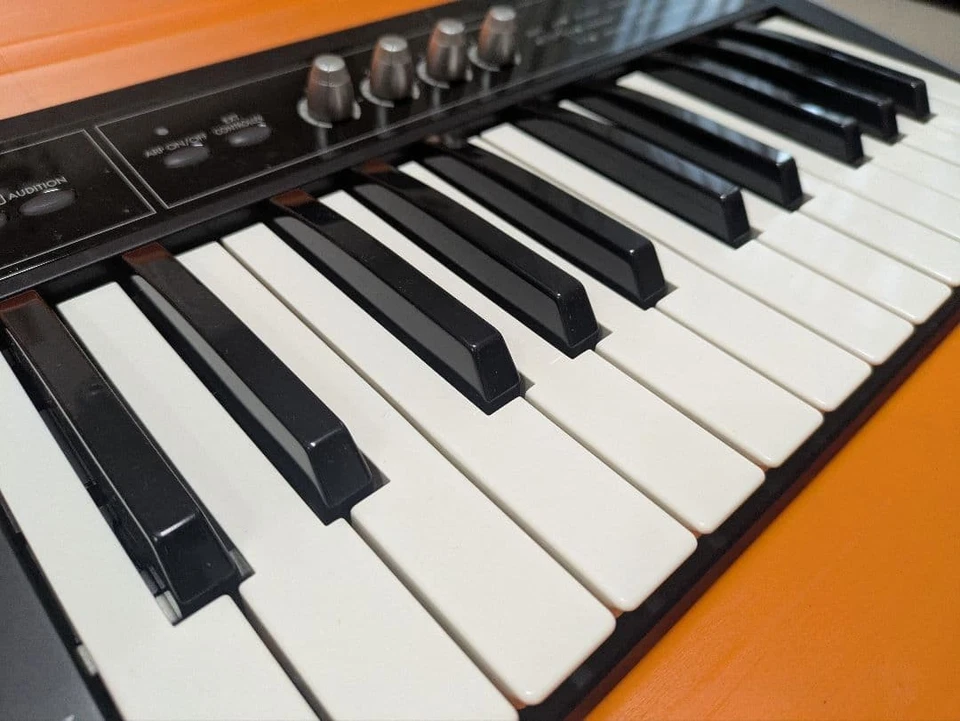 KORG MICRO X	Synthesizer Digital 25 Key Synth keyboard Black Used From Japan - Image 2 of 4