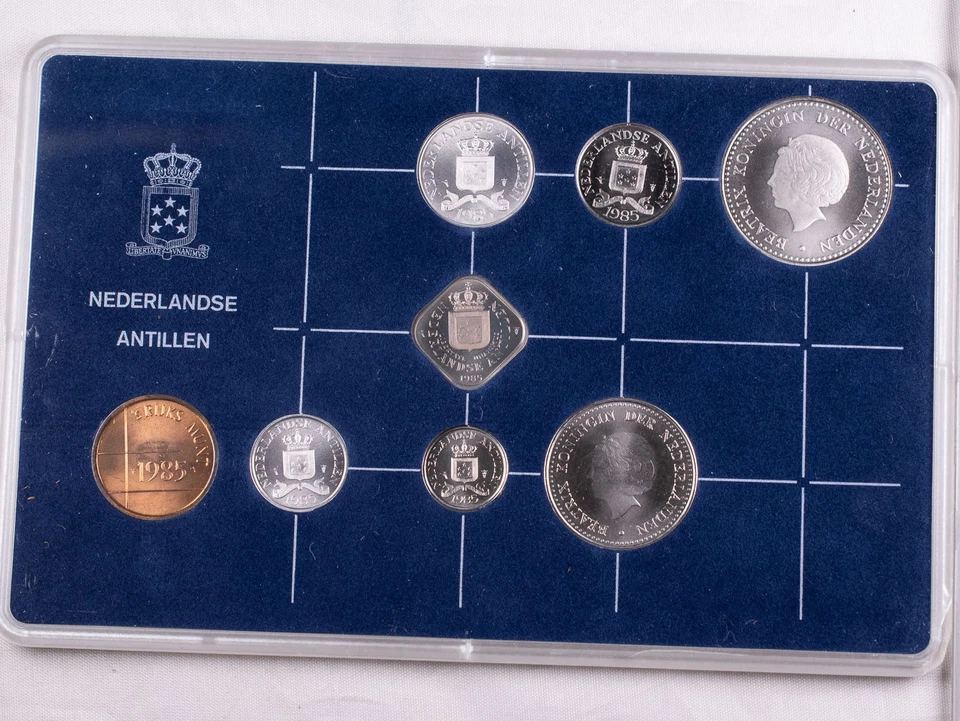 1985 Netherlands Anitlles and 1986 Aruba UNC Sets Lot of 2 - Image 2 of 4