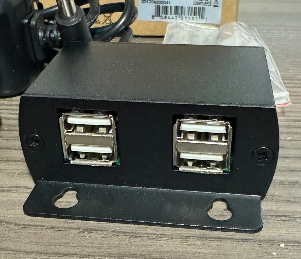 Comprehensive CUE-104FE USB 2.0 Fast Extender with 4 Port Hub New in Box - Image 3 of 3