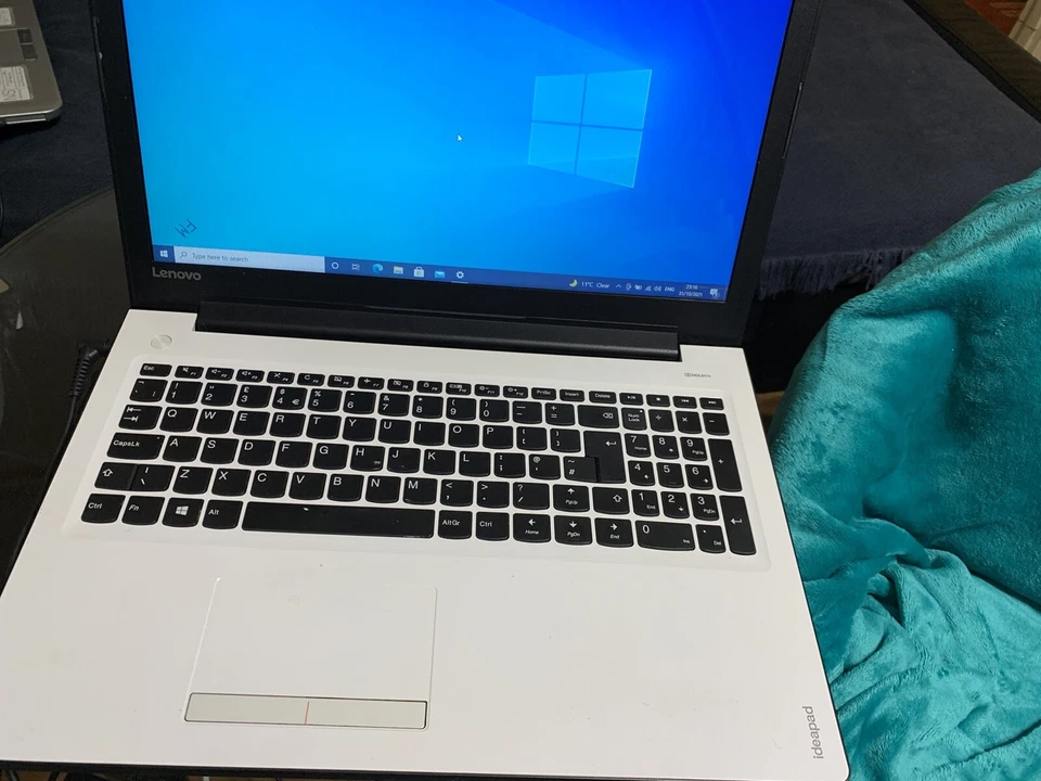 Lenovo IdeaPad 310 Laptop AMD A12-9700 2.50GH, SSD 250GB  White - Image 2 of 4