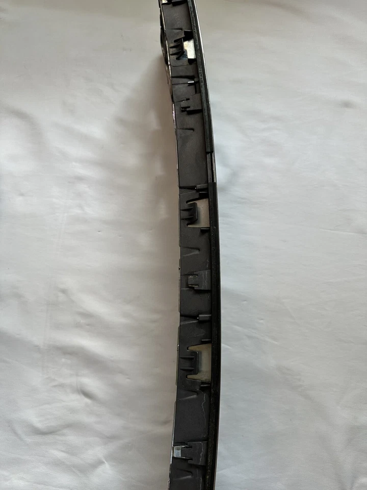 Parrilla delantera Volvo XC90 2004-2014 Foto 3 de 4