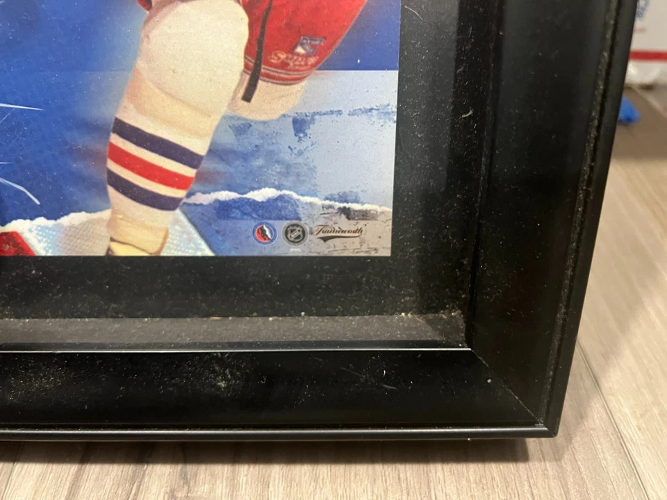 Framewoth Adam Graves Firmado Enmarcado Caja de Sombras 1994 Rangers Stanley Cup Puck Foto 4 de 4