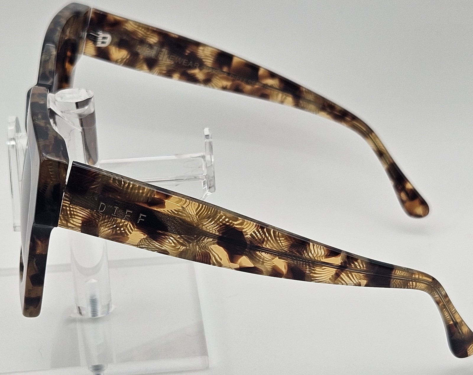 DIFF Polarized Oversized Tortoiseshell Sunglasses… - image 6