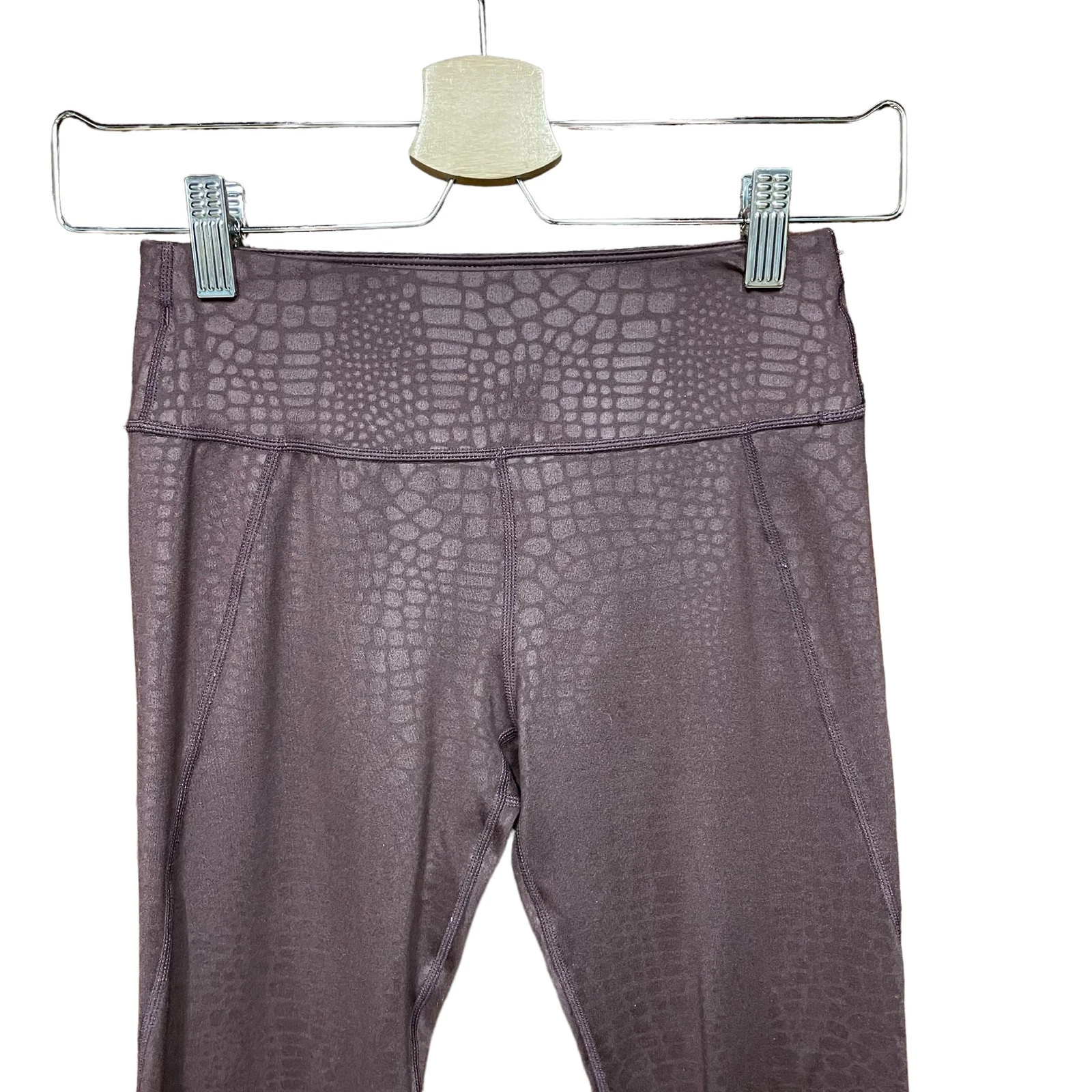 sweaty-betty all day embossed crocodile 7/8 leggings