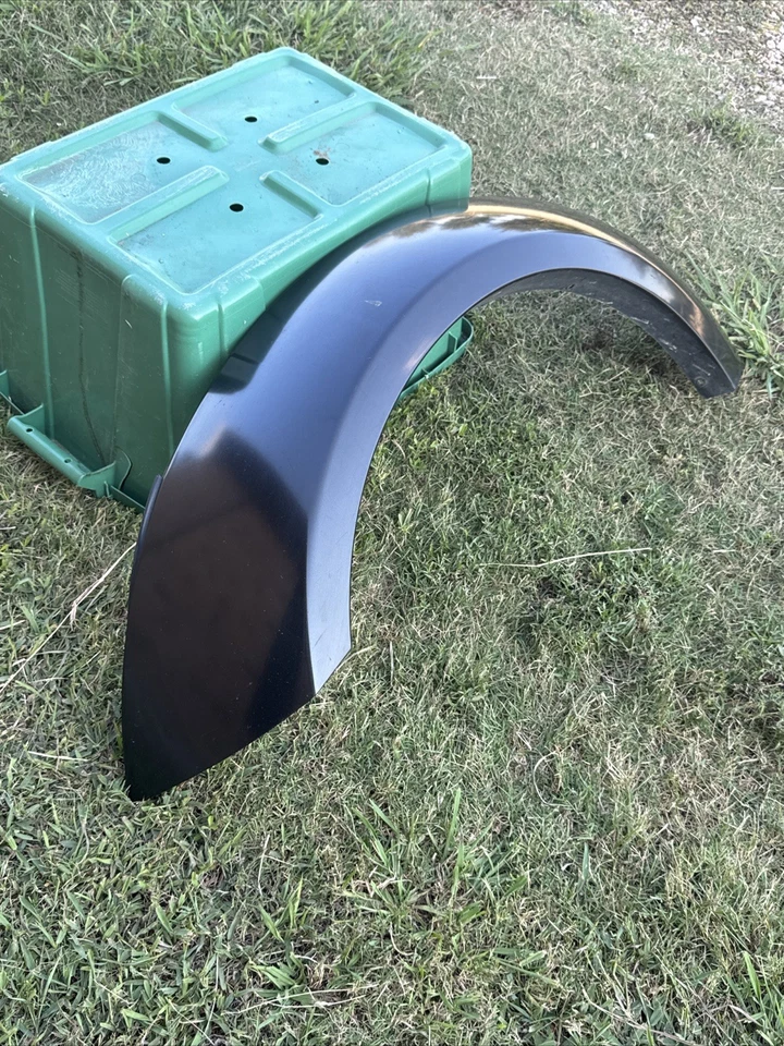 Dodge Nitro 2007-2011 molduras de brotes de rueda delantera izquierda Foto 2 de 4