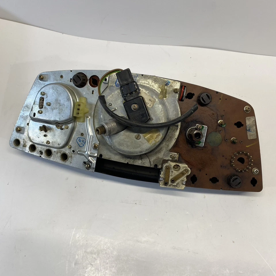 CLUSTER MEDIDOR VELOCÍMETRO MERCEDES VINTAGE W123 240D 300D PIEZAS SIN PROBAR REPARACIÓN* Foto 3 de 4