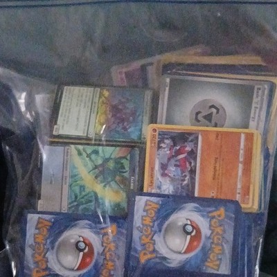 Pokémon Cards Diffrent It's Like A Mistery Deck Never Know What You'll Get