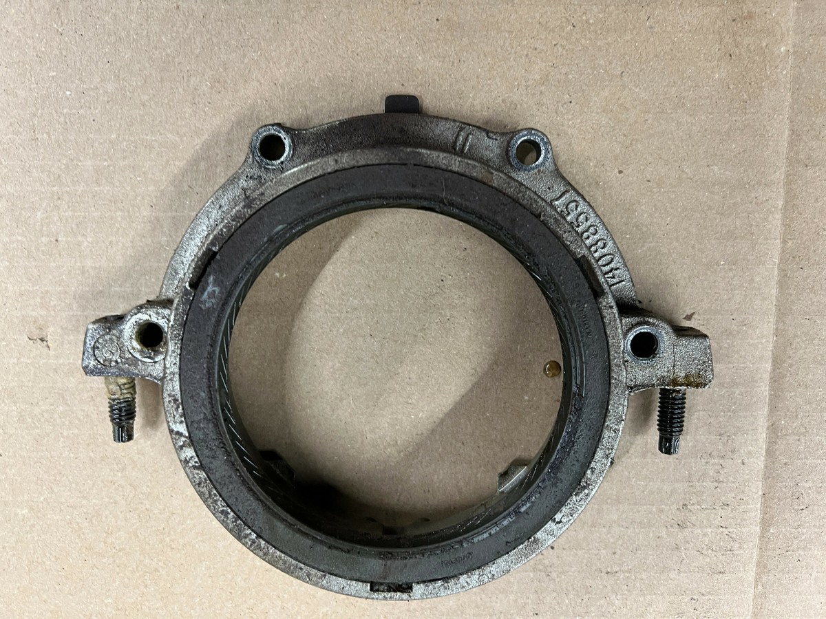 Yamaha 4.3L V6 6T8 GM Rear crank shaft seal housing casing