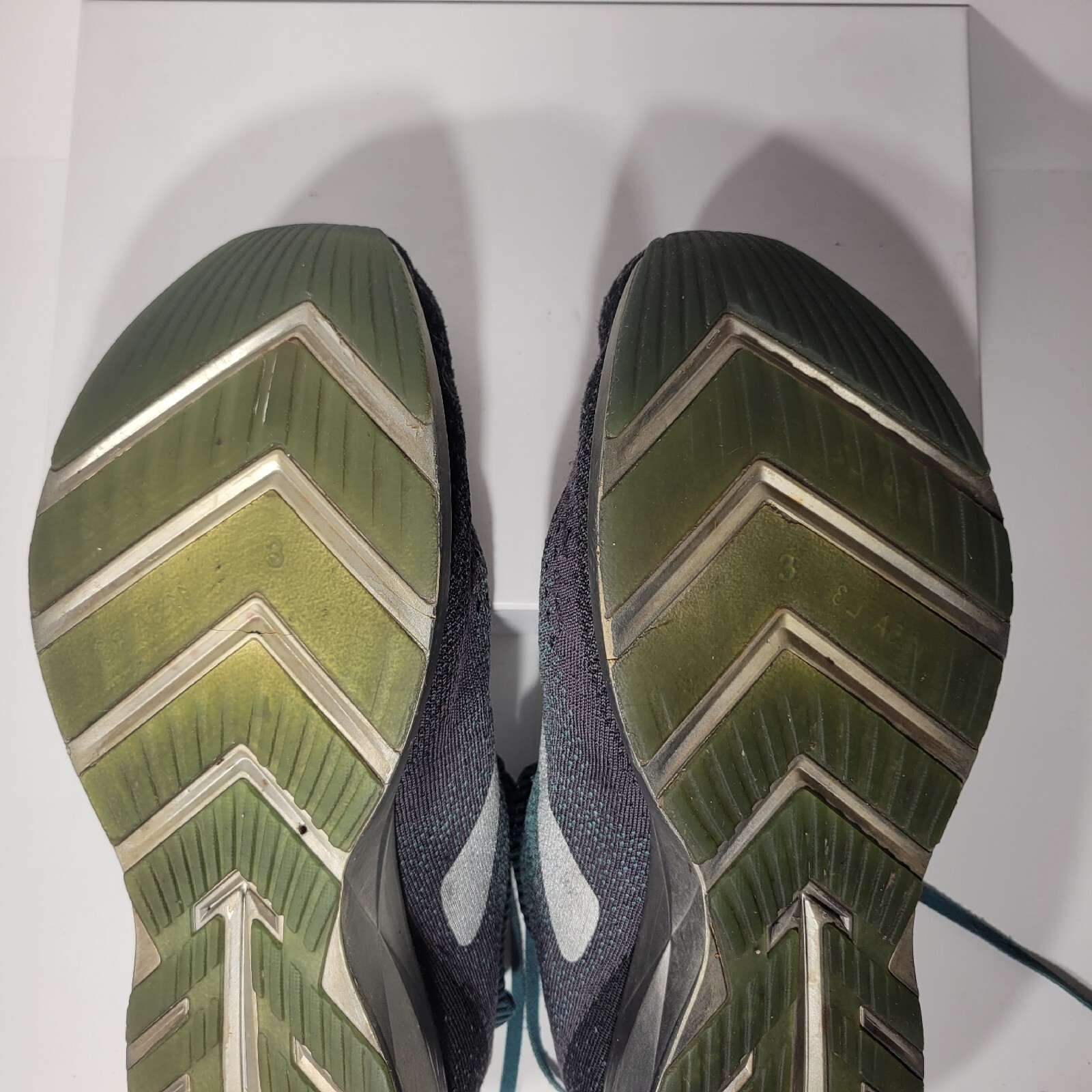 Brooks Levitate 2 Men's Size 11.5 Green Black Running Shoes Sneakers No