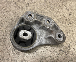 Getriebehalter Differential Hinterachse AUDI A4 S4 B6 4.2 V8 Träger 8E0599125B