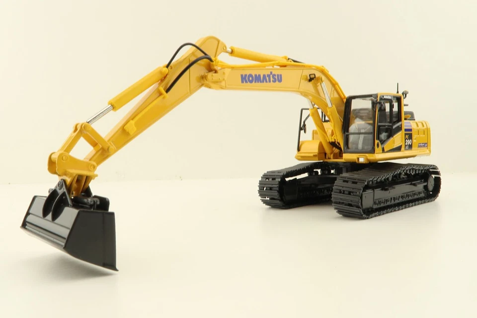 First Gear 50-3462 Komatsu PC290LCi-11 Tracked Excavator Scale 1:50 - Image 3 of 4