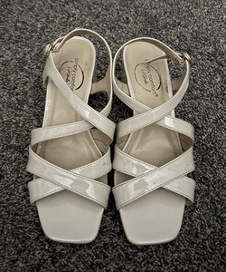 Women’s Pale Nude Leather Strappy Block Heel Sandals 5.5 Buckle