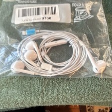2 Apple EarPods In-Ear Headphones Lightning Connector White Playback Controls