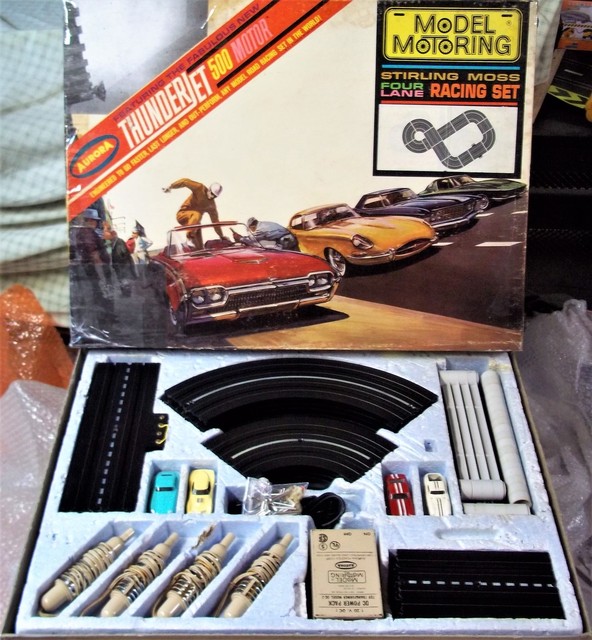 AURORA MODEL MOTORING COMPLETE HO 1317 TJet 4 LANE Slot Car Race Track