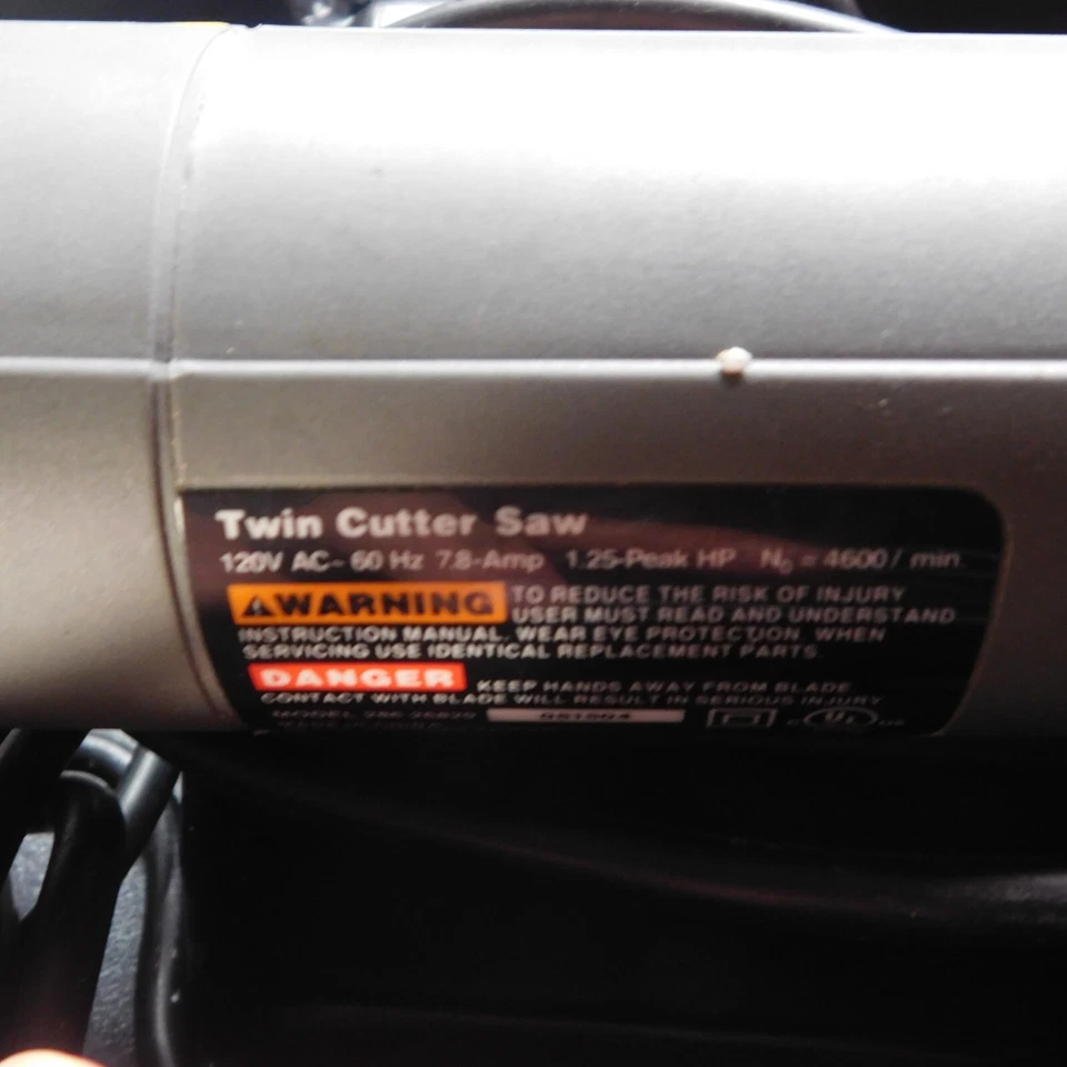 "Sierra cortadora doble Craftsman Pro 6 1/8"" 286,26829" Foto 2 de 4