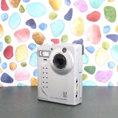 Fujifilm FinePix 2700 デジタルカメラ 富士フイルム FinePix 2700