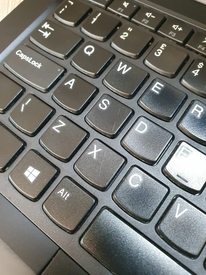 Lenovo ThinkPad E490 · i5-8265U · 8GB · 256GB, photo 4 of 5