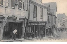 35. n° 103426 .fougeres .la rue de la pinterie .bordais debtant .