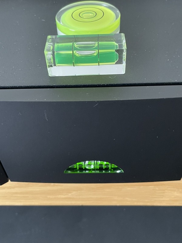 Naim  Amplifier bubble levels