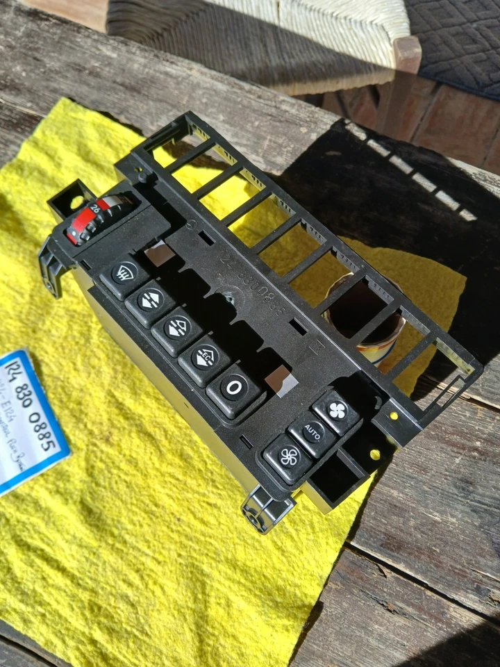 Mercedes W124-E124 comando climatizzatore nuovo 1248300885 - Imagen 4 de 4