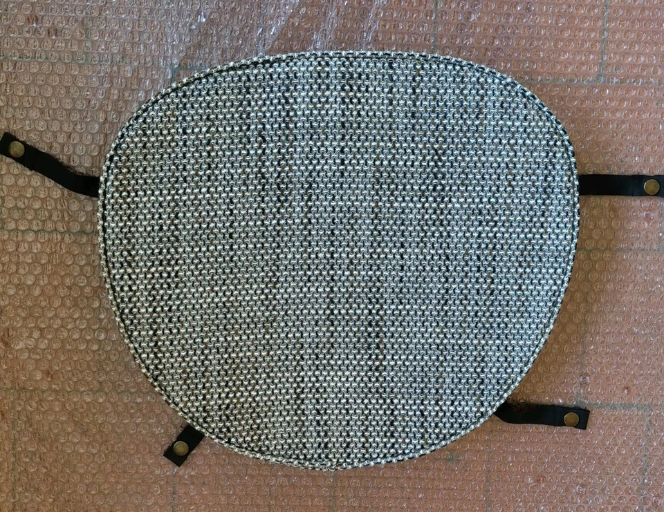 BRAND NEW WITHOUT TAGS ERCOL SEAT PADS, QUAKER WINDSOR & GOLDSMITH CHAIRS. - Image 2 of 4