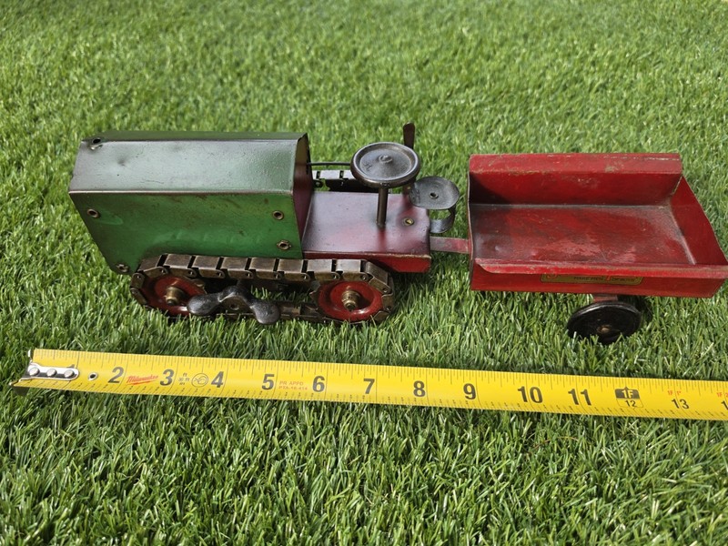 1920s Structo Wind-up Crawler & Trailer - Freeport  Illinois USA