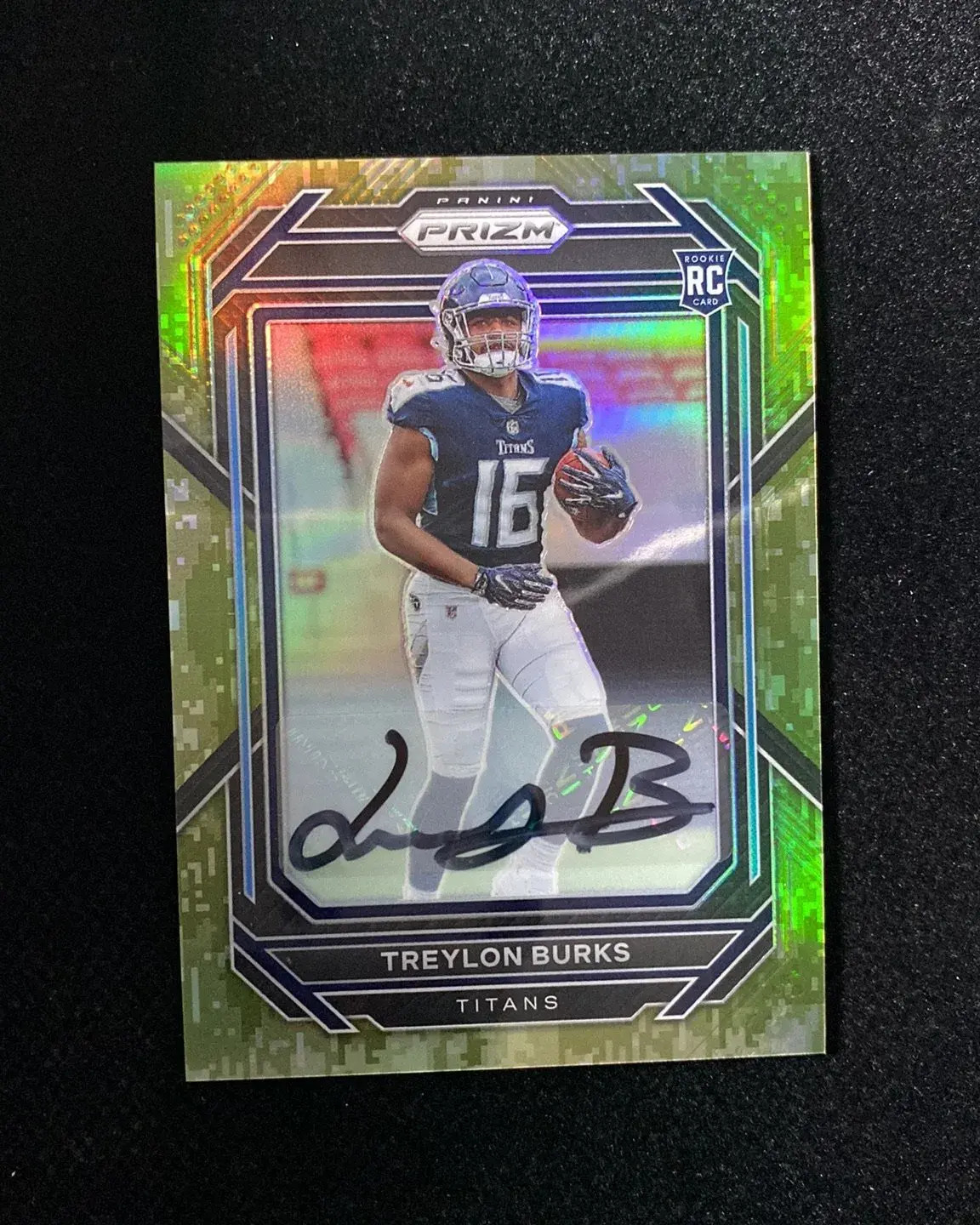 2022 Panini Prizm Camo #313 Treylon Burks RC Rookie Auto 24/25 Titans TOM