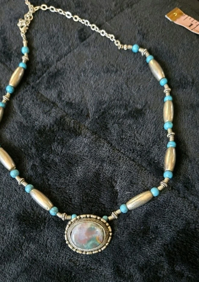 Conjunto de colgante de piedra en plata de ley reciclado Bolo en collar artesanal con cuentas Foto 2 de 4