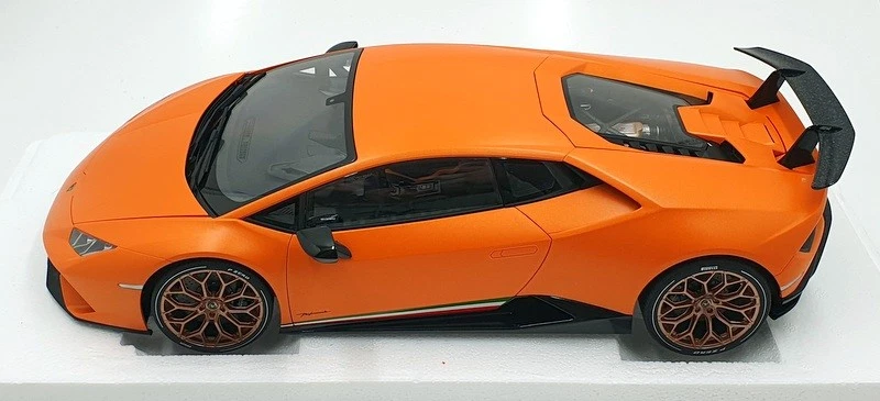 Autoart масштаб 1/12 литая модель 12076 — Lamborghini Huracan Performante — оранжевая - Изображение 3 из 4