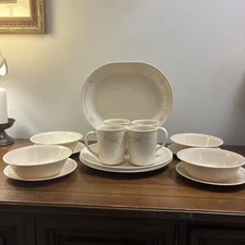 Vintage Corelle English Breakfast 17 P Set Serves 4 Plates Bowls Cups Platter