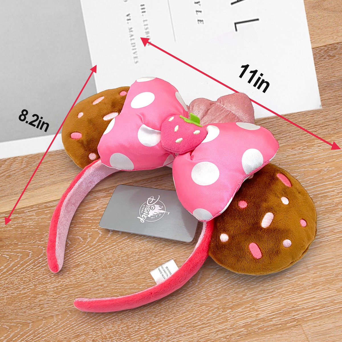 Disney-Parks Minnie Mouse Strawberry Cupcake Munchlings Ears  display picture 1