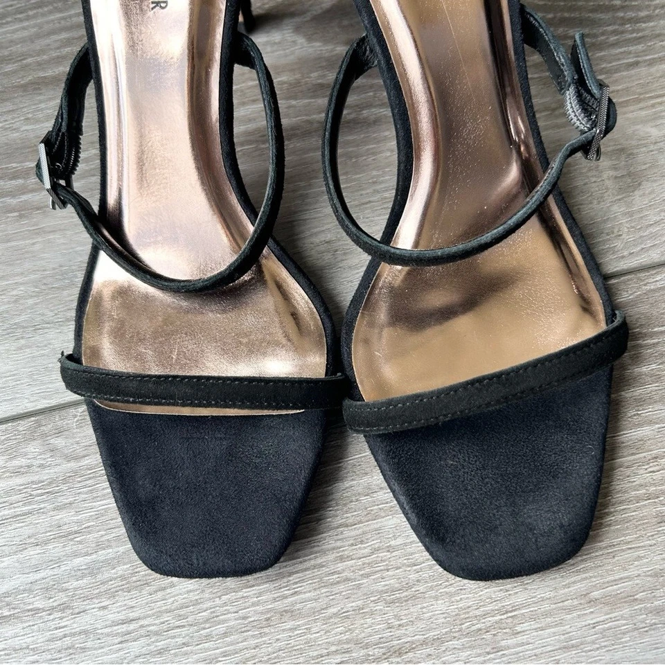 Ted Baker TRIA Tacones Triple Correa Gamuza Cuero en Negro Foto 2 de 4