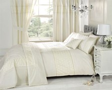 Everdean Filled Cushion