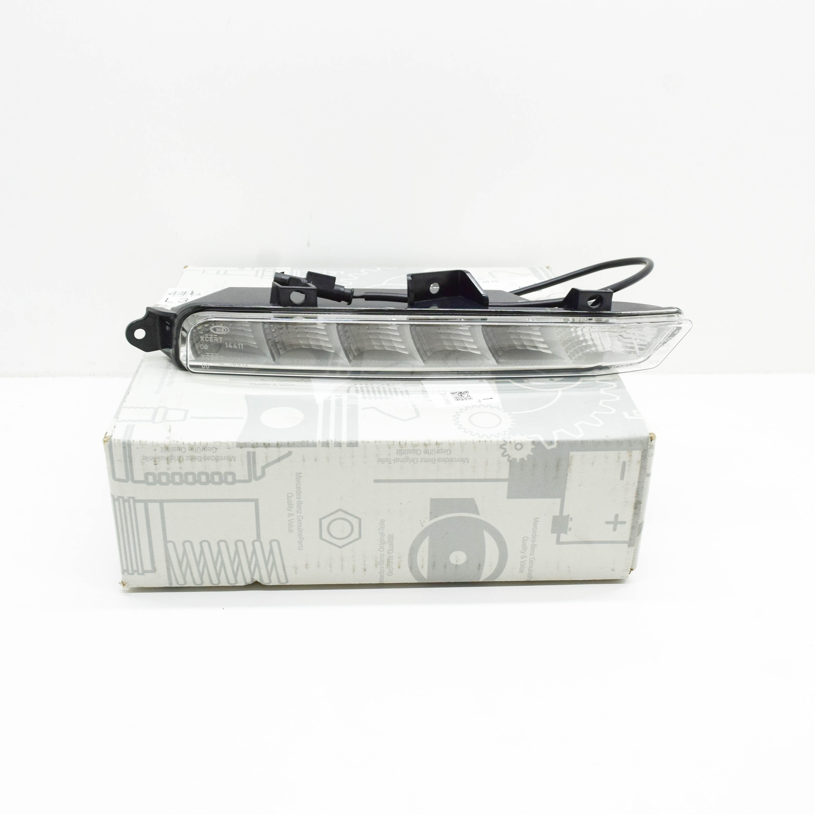 NEW MERCEDES-BENZ SLK R172 FRONT RIGHT DAYTIME RUNNING LIGHT