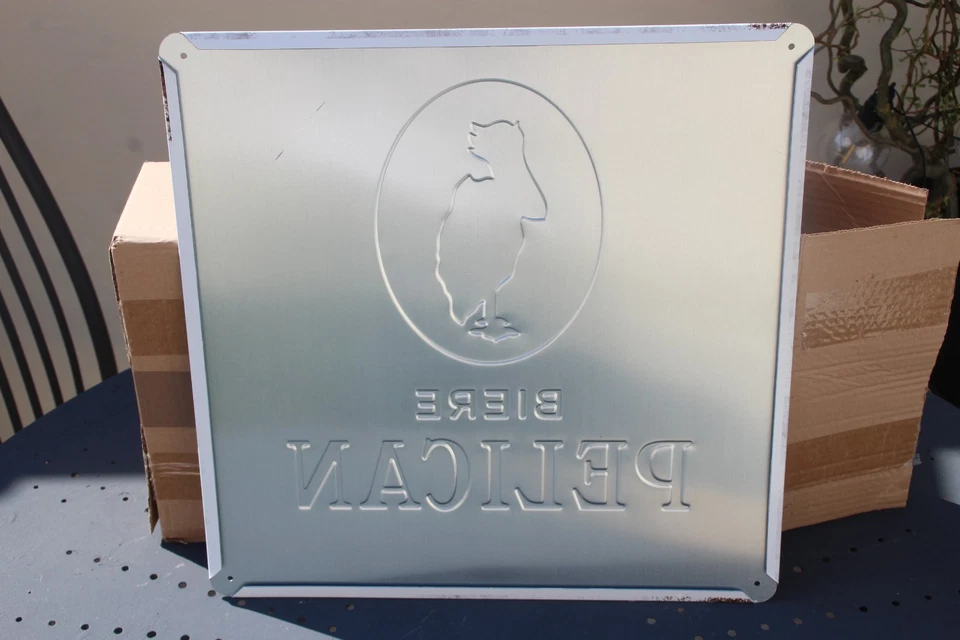PLAQUE JAUNE en TOLE EMBOUTIE / BIERE PELFORTH PELICAN / 40 x 40 cm / DECO BAR - Photo 2/2