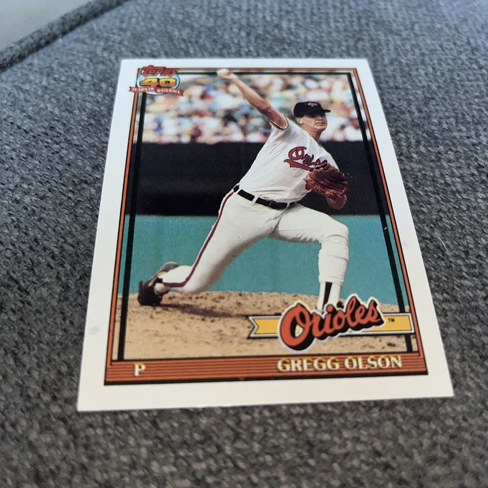 1991 Topps - Gregg Olson #10 B* Before Copyright; Bold 40th Anniversary Logo - Imagem 2 de 4