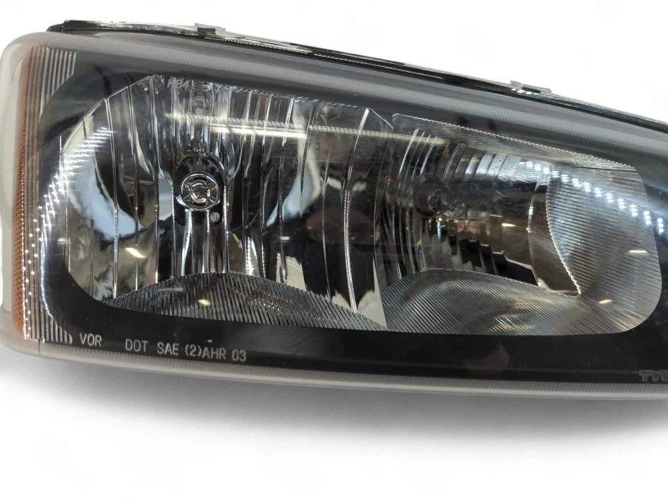 Lâmpada de farol lateral direita do passageiro Chevrolet Silverado 1500 2005 fabricante de equipamento original - Imagem 2 de 4