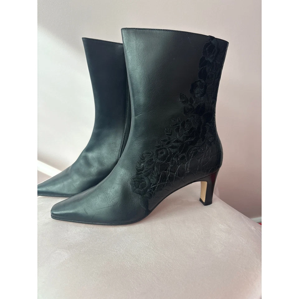 Botas de cuero bordadas florales, punta cuadrada, tacón de aguja, para mujer talla 8 Foto 2 de 4