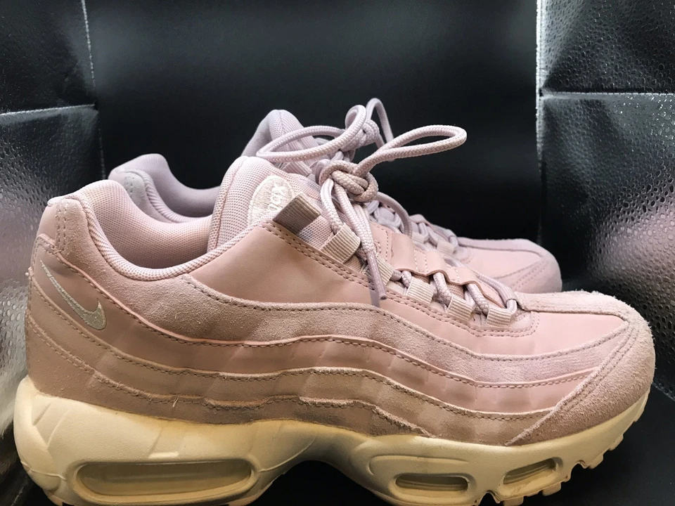Nike Air Max 95 Premium Barely Rose Talla 8 Foto 3 de 4