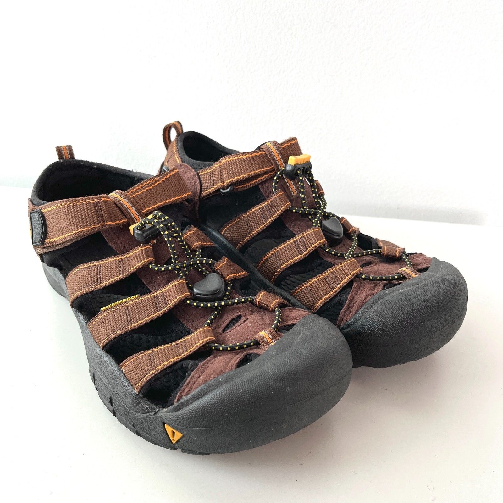 Scarpe Keen Newport da uomo taglia 6 UK 5 sandali da trekking pescatore scarpe da ginnastica marroni