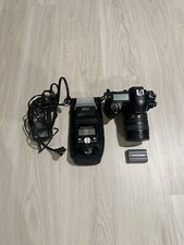 Nikon D200 Digital SLR Camera w/ Speedlight