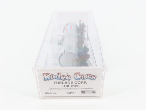 HO Scale Kadee 9011 FCX Fuelane Corporation Single Dome Tank Car #126 - Sealed - Picture 8 of 8