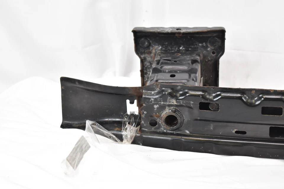 Barra de impacto de refuerzo de parachoques trasero OEM 12-19 MERCEDES X166 GL450 GL550 GLS550 Foto 2 de 4