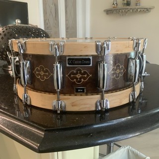 THE SORRENTO Birdseye Maple with Walnut & Maple Inlay 12 Lug Snare Drum