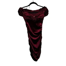 NWT Windsor Burgundy Velvet Scalloped Sweetheart Neckline OffShoulder Mini Dress