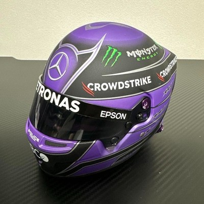Casco en miniatura de Lewis Hamilton 2024 a escala 1:5 - Mercedes-AMG